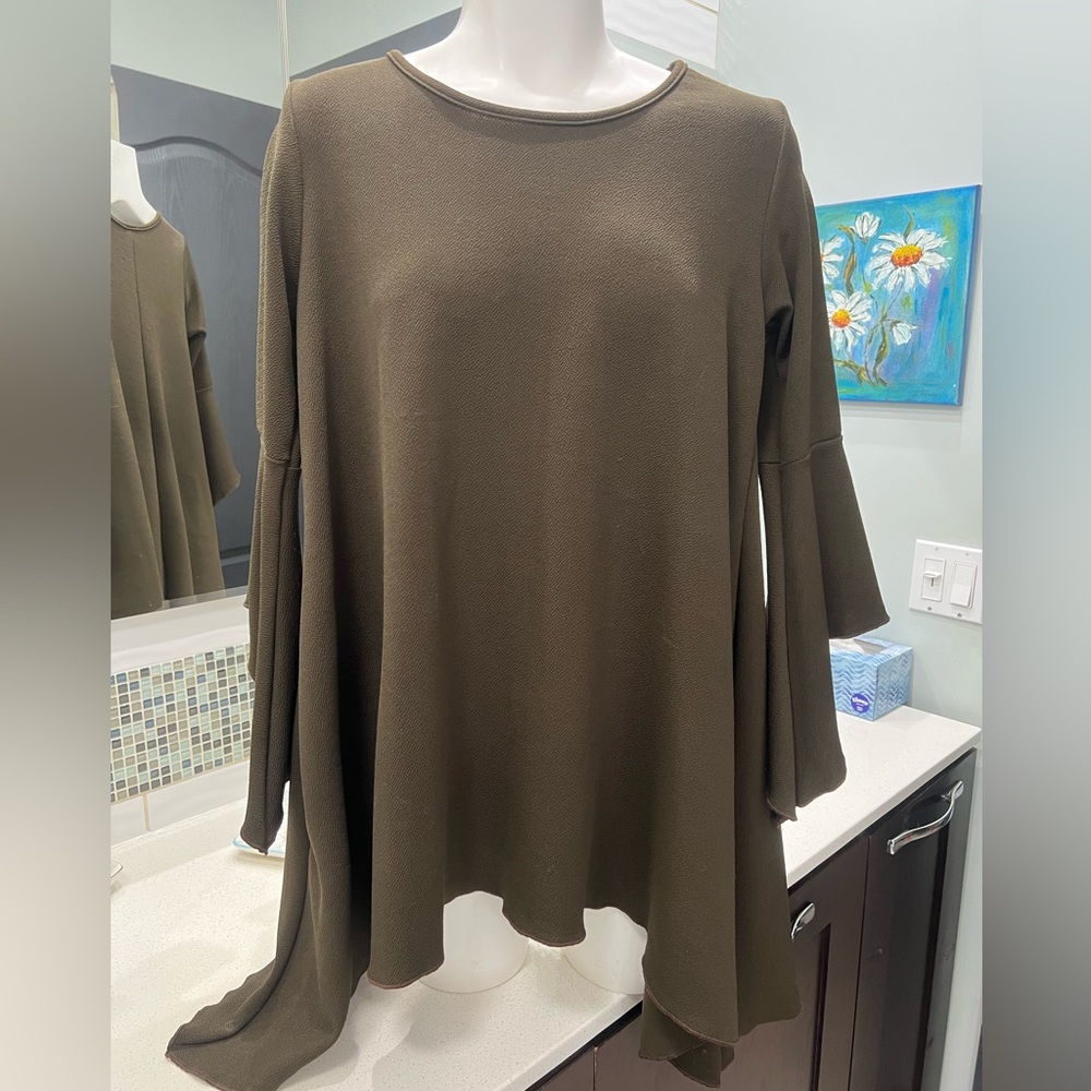 Size large dark brown tunic